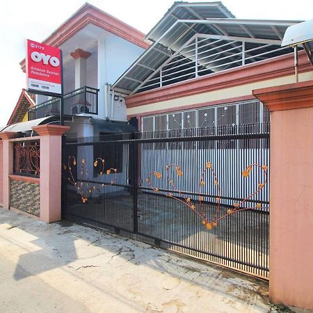 Oyo 2176 Amanah Syariah Residence Bandar Lampung Exteriör bild