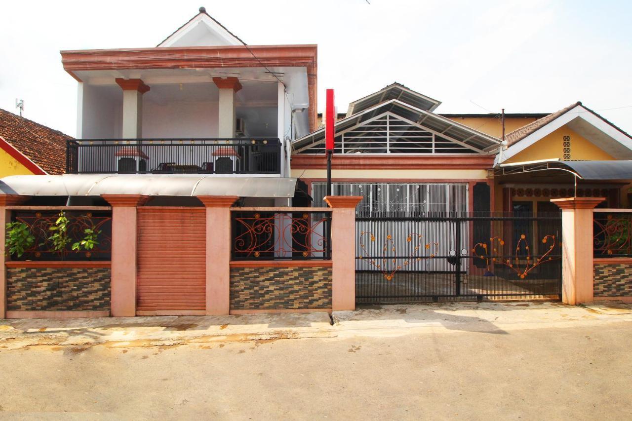 Oyo 2176 Amanah Syariah Residence Bandar Lampung Exteriör bild